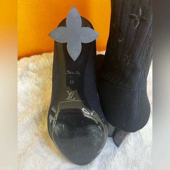 Louis Vuitton Silhouette Ankle Boot. Size 39 (fits size 8) - Picture 6 of 10